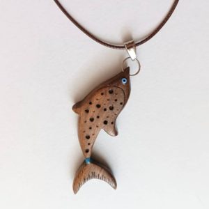 گردنبند چوبی دست ساز طرح ماهی
