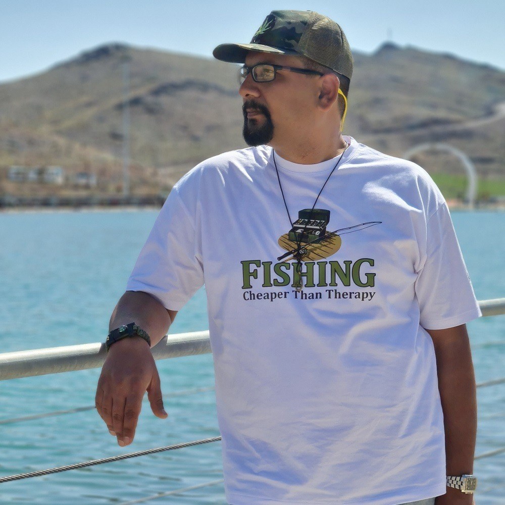 تیشرت طرح ماهیگیری