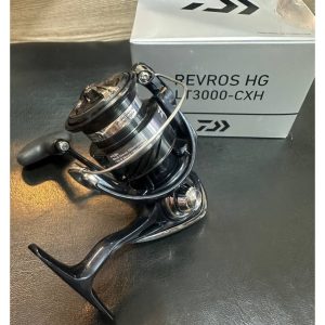 چرخ اسپین دایوا Daiwa 25 revros hg lt 3000-cxh